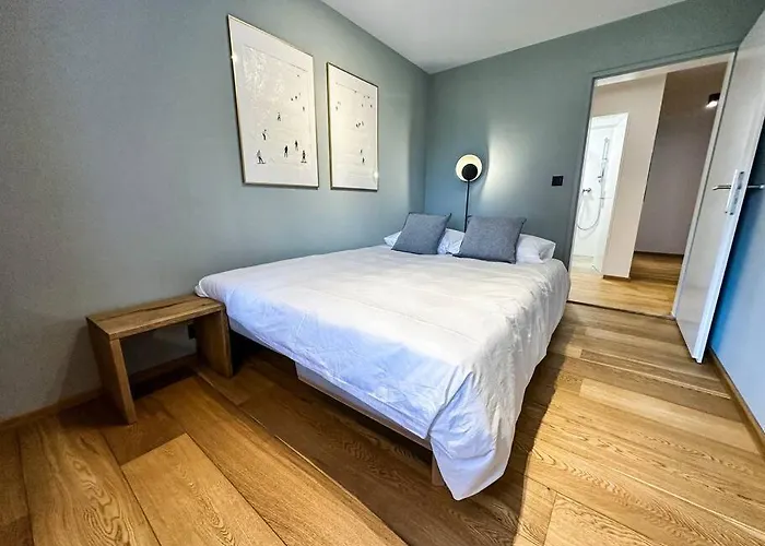 Appartamento Chic Alpine Elegance: Designer Retreat In Samedan