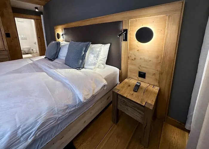 Chic Alpine Elegance: Designer Retreat In Appartamento *