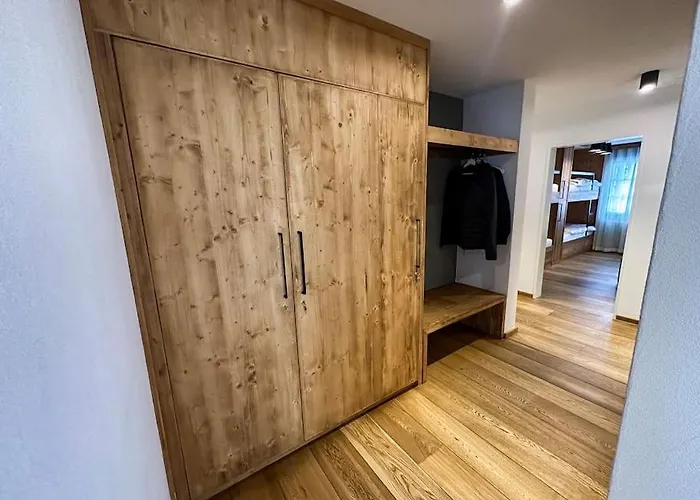 Appartamento Chic Alpine Elegance: Designer Retreat In Samedan