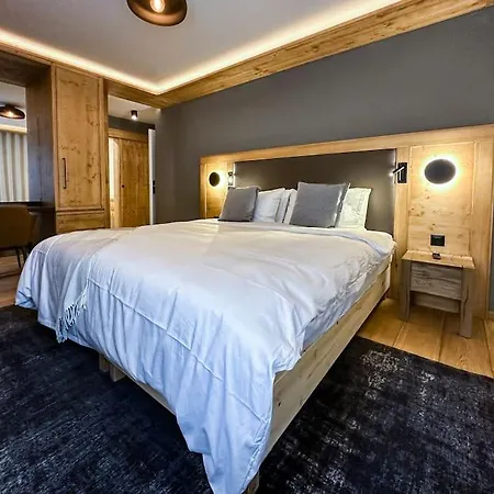 Chic Alpine Elegance: Designer Retreat In