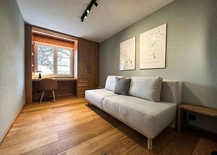 Lägenhet Chic Alpine Elegance: Designer Retreat In *