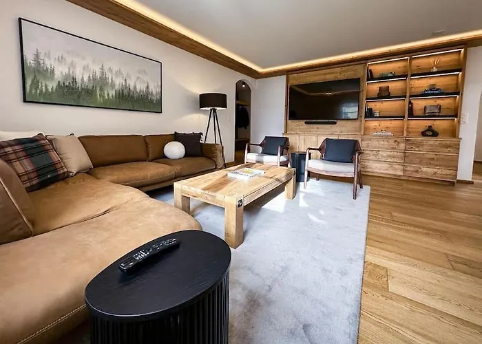 Chic Alpine Elegance: Designer Retreat In Lägenhet